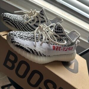 Adidas Yeezy Boost 350 V2 - Black and White